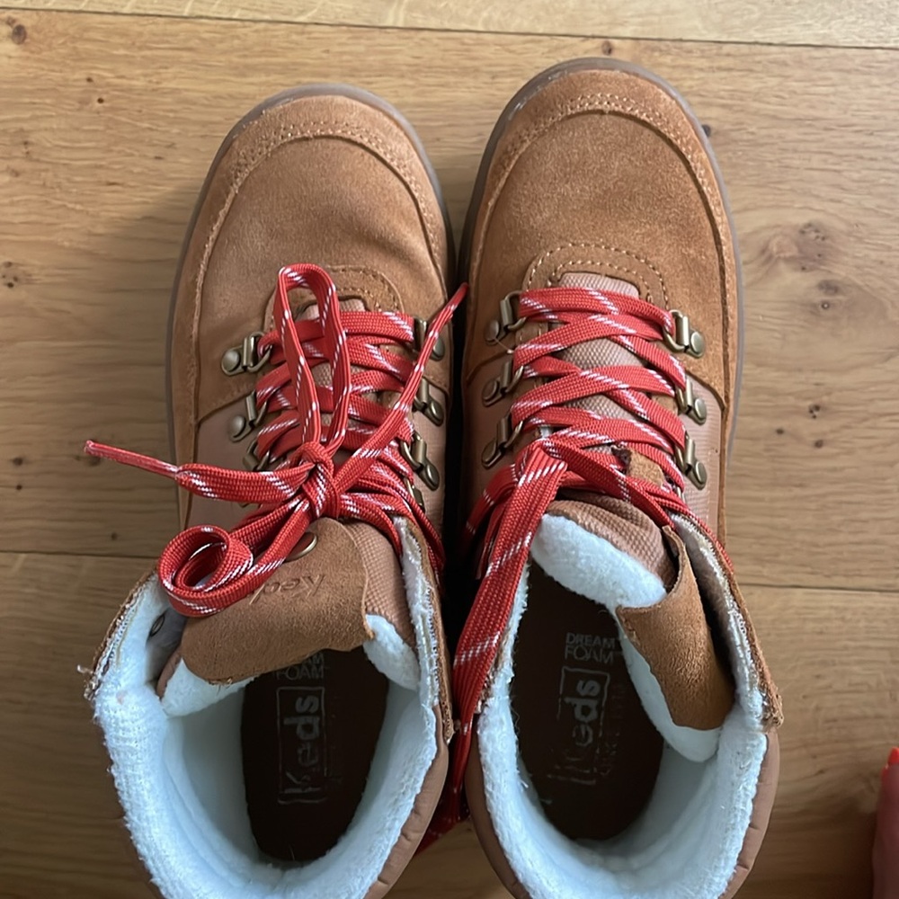 Keds Brown Boots with Red Laces - Picture 5 of 5